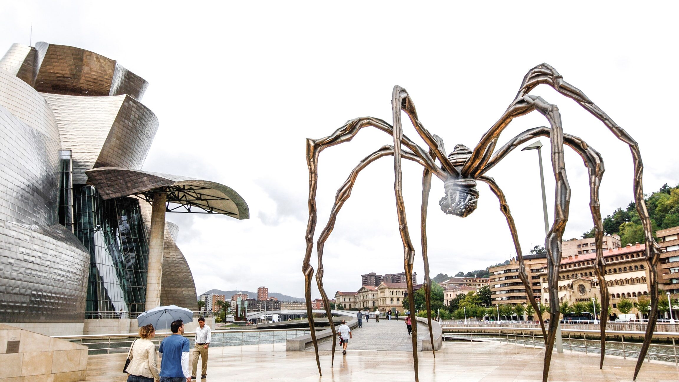 15 ejemplos de escultura moderna en espacios publicos