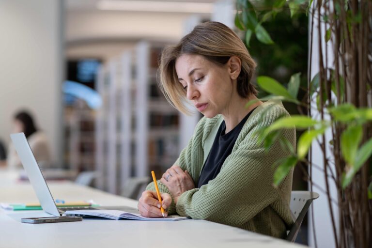 15 ejemplos de trabajos que puedes conseguir con un titulo en filosofia