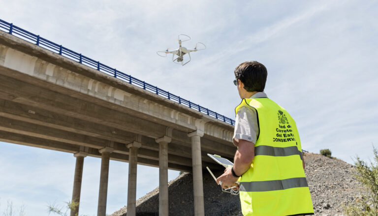 10 ejemplos de drones utilizados para la inspeccion de infraestructuras